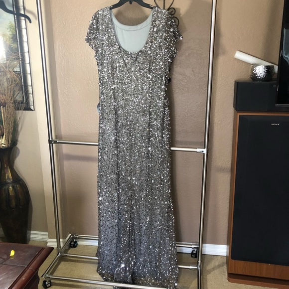 NEW Adrianna Papell Short Sleeve Sequin Mesh Gown - Picture 8 of 8